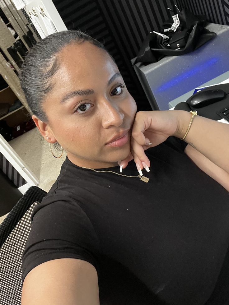 successful businesswoman looking for a serious long-term relationship.