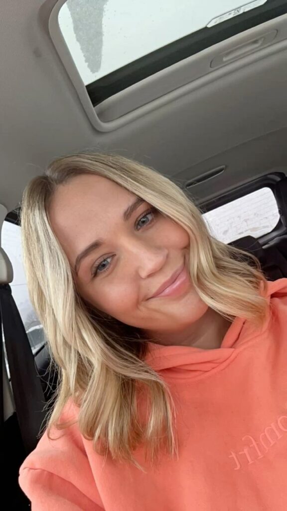 wealthy divorced woman